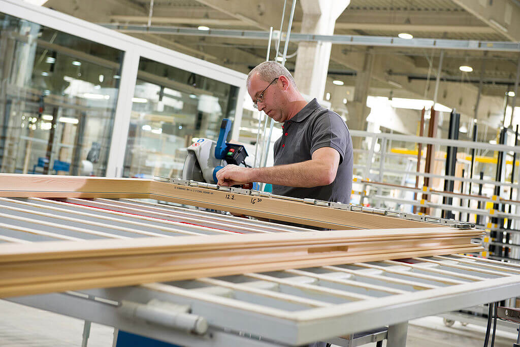 Internorm produkcja okien drewniano-aluminiowych w Lannach.jpg